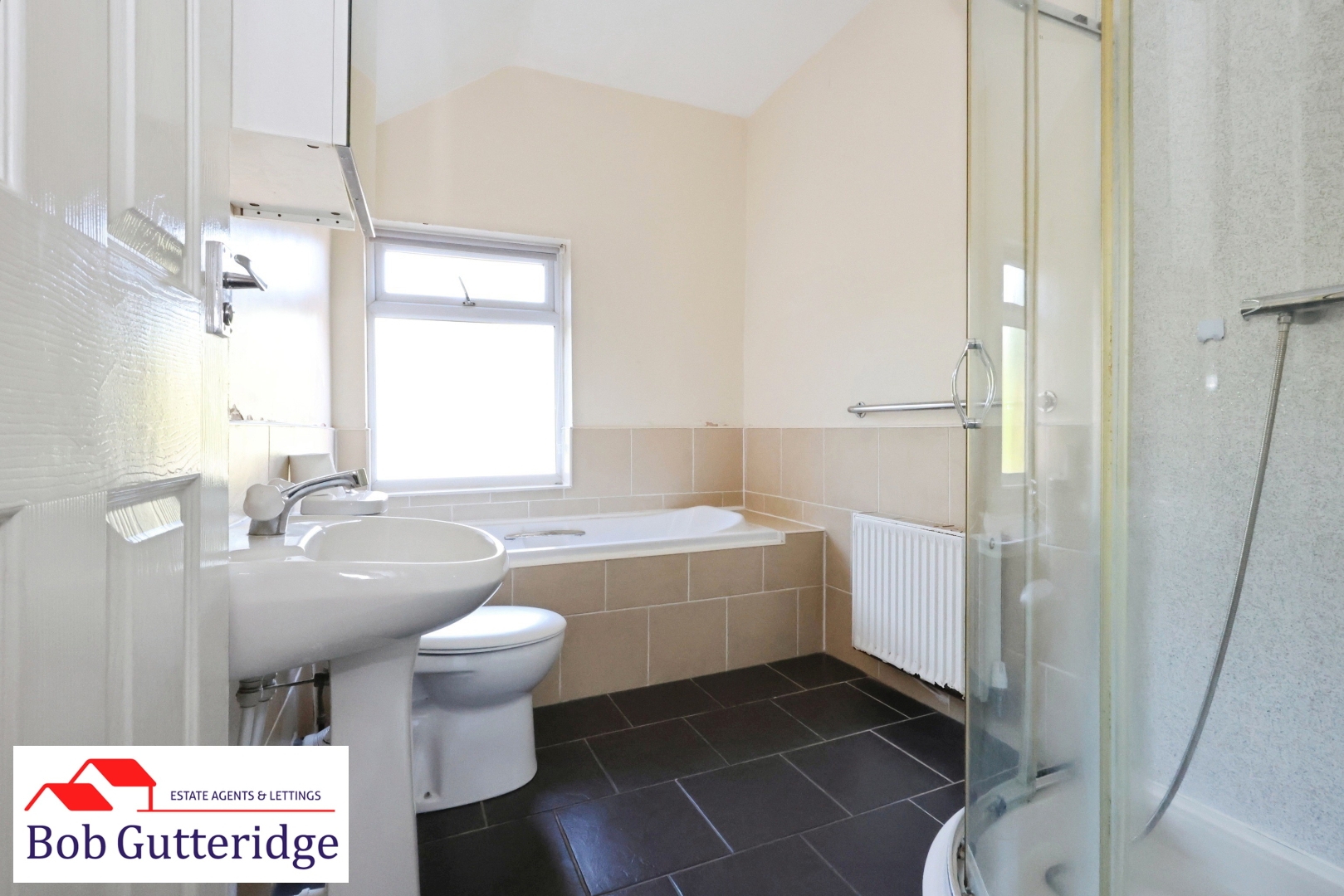 FIRST FLOOR BATHROOM